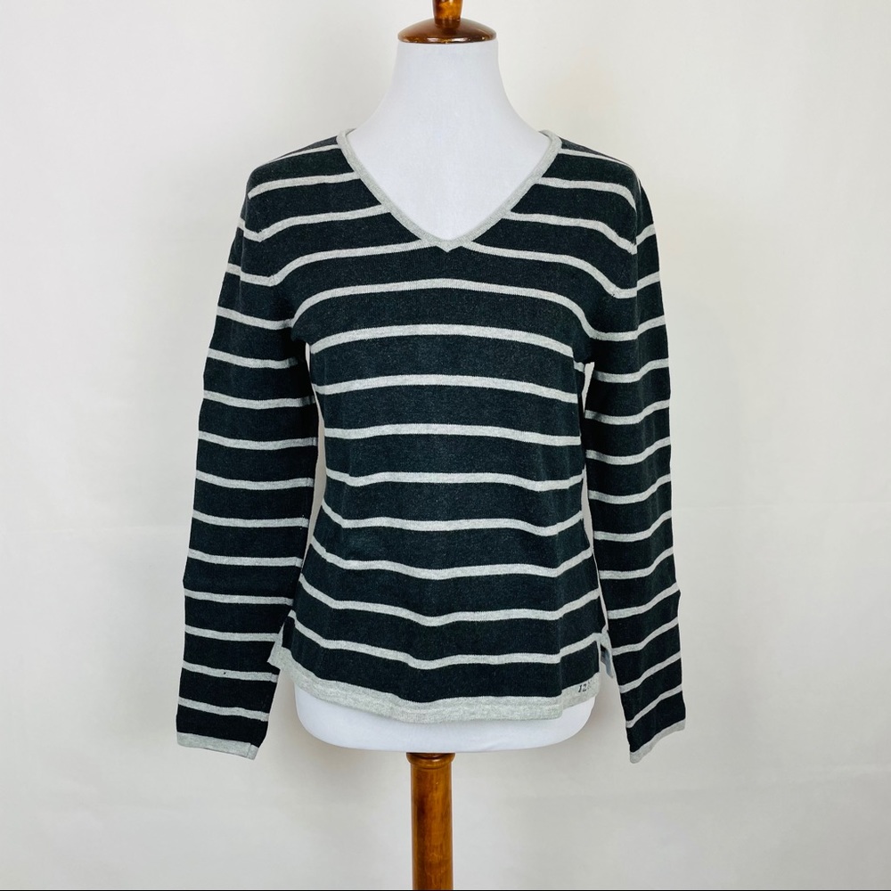 IZOD black and gray Striped v- neck Sweater medium